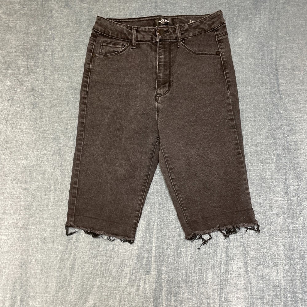 Black Label Bermuda Shorts Womens 27 Black Denim Frayed Hem Straight Leg Zip Fly